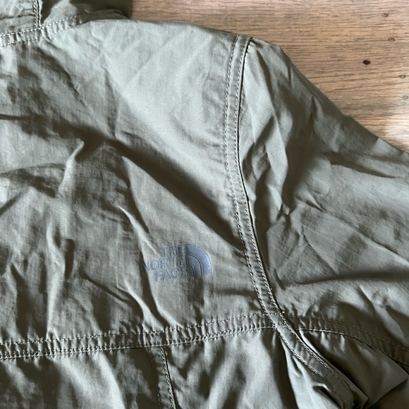 Women’s The North Face Athletic 1/4 Zip Jacket - Picture 7 of 7